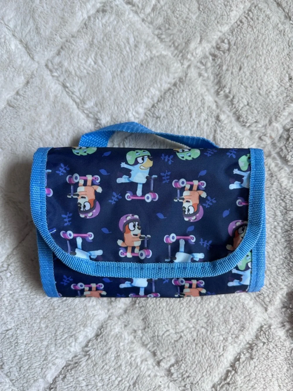 Disney | Bluey and Bingo Scooter Print Lunch bag